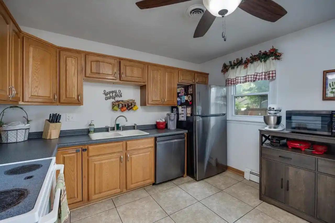 2nd image of 1748 Windsor Court Court, Beloit, WI 53511 | MLS# 2030633