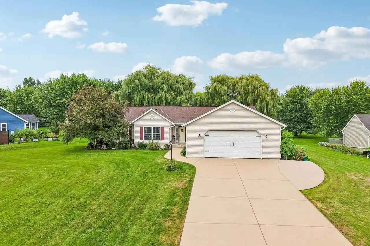 1st image of W2055 Summer Hill Dr Dr, Helenville, WI 53137 | MLS# 1976463