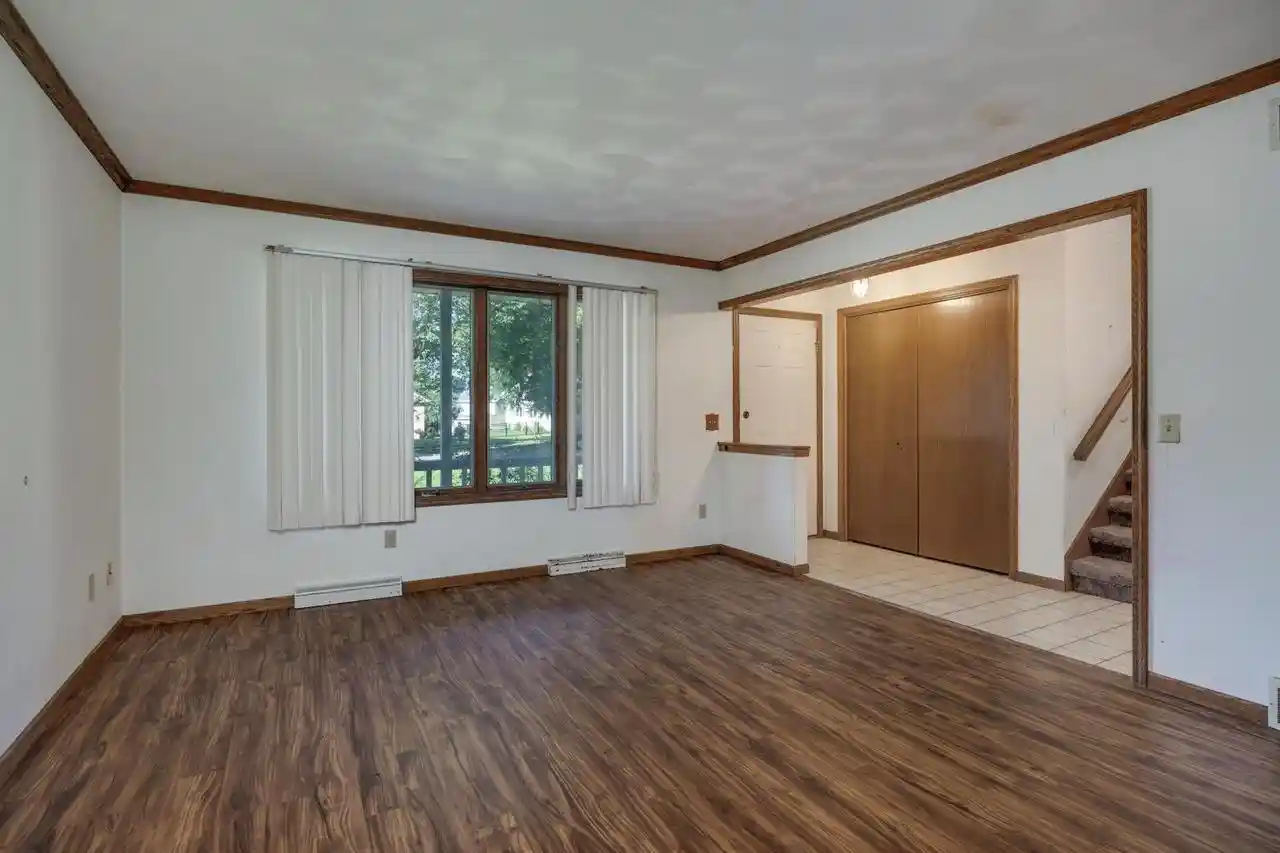 Photo 3 of Single family home for sale at 2517 Crst Line Dr, Madison, WI 53704 | MLS# 2030635 | Listing updated on 2026-09-15