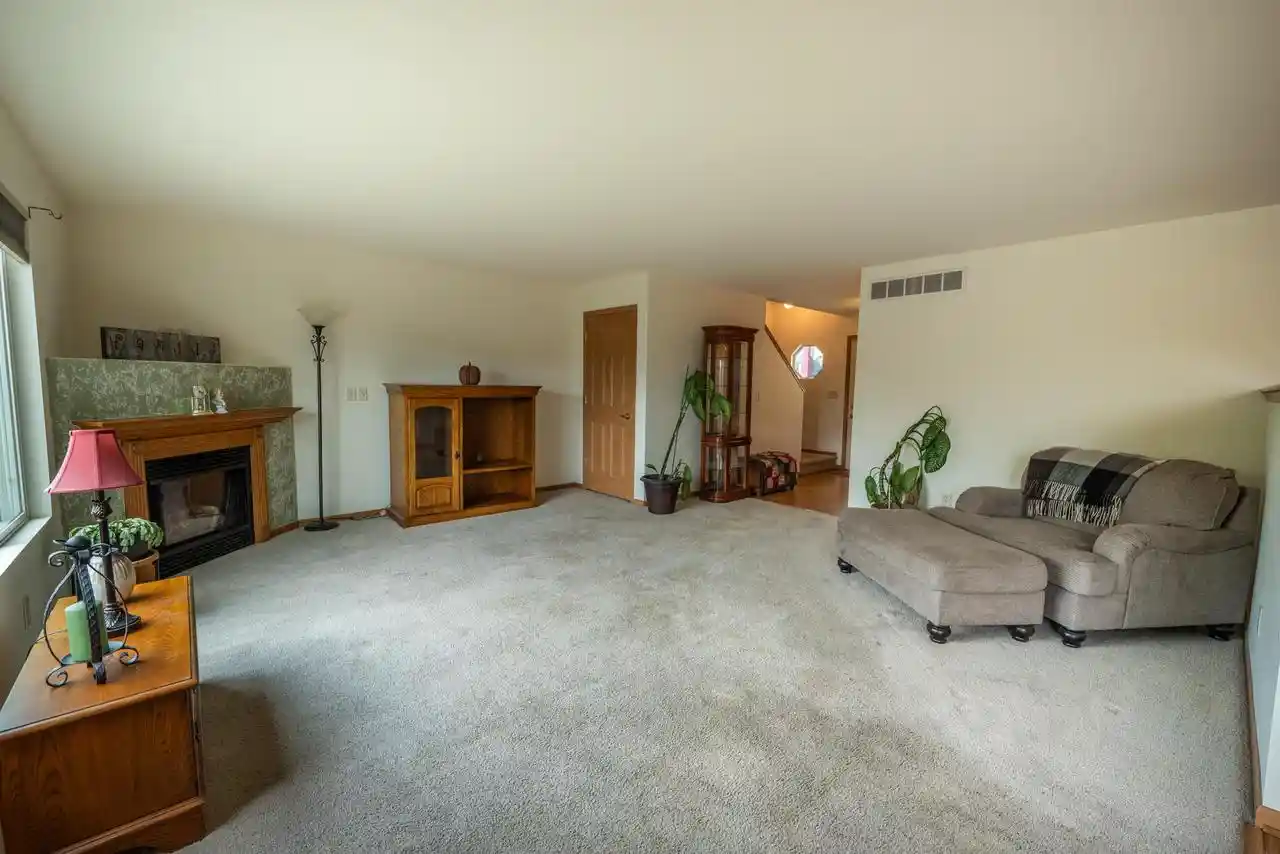 5th image of 1116 Autumn Dr Dr, West Bend, WI 53090