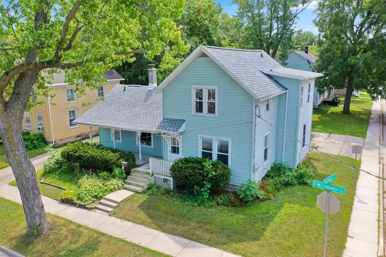 Photo 1 of Single family home for sale at 425 W Winnebago Street Street, Appleton, WI 54911 | MLS# 50331096 | Listing updated on 2026-08-19