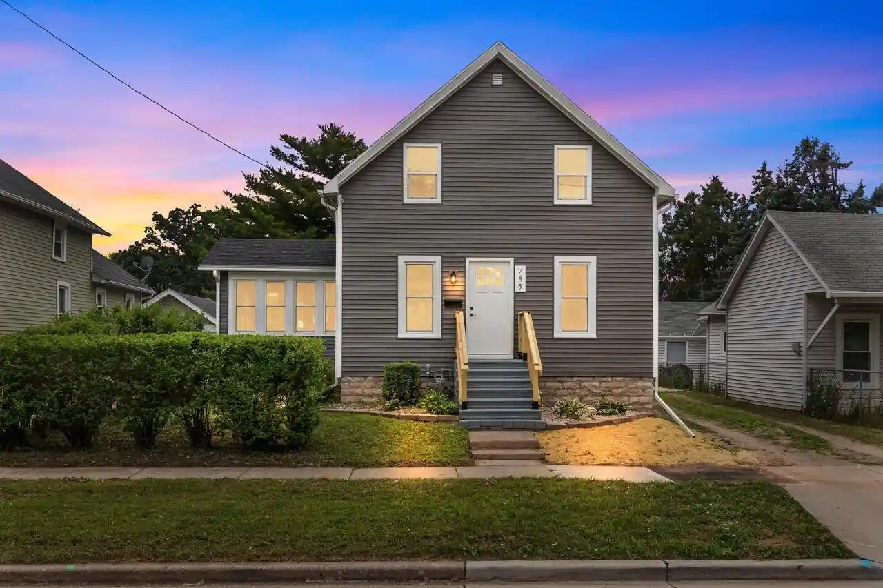1st image of 755 Oak Street Street, Oshkosh, WI 54901 | MLS# 50331103