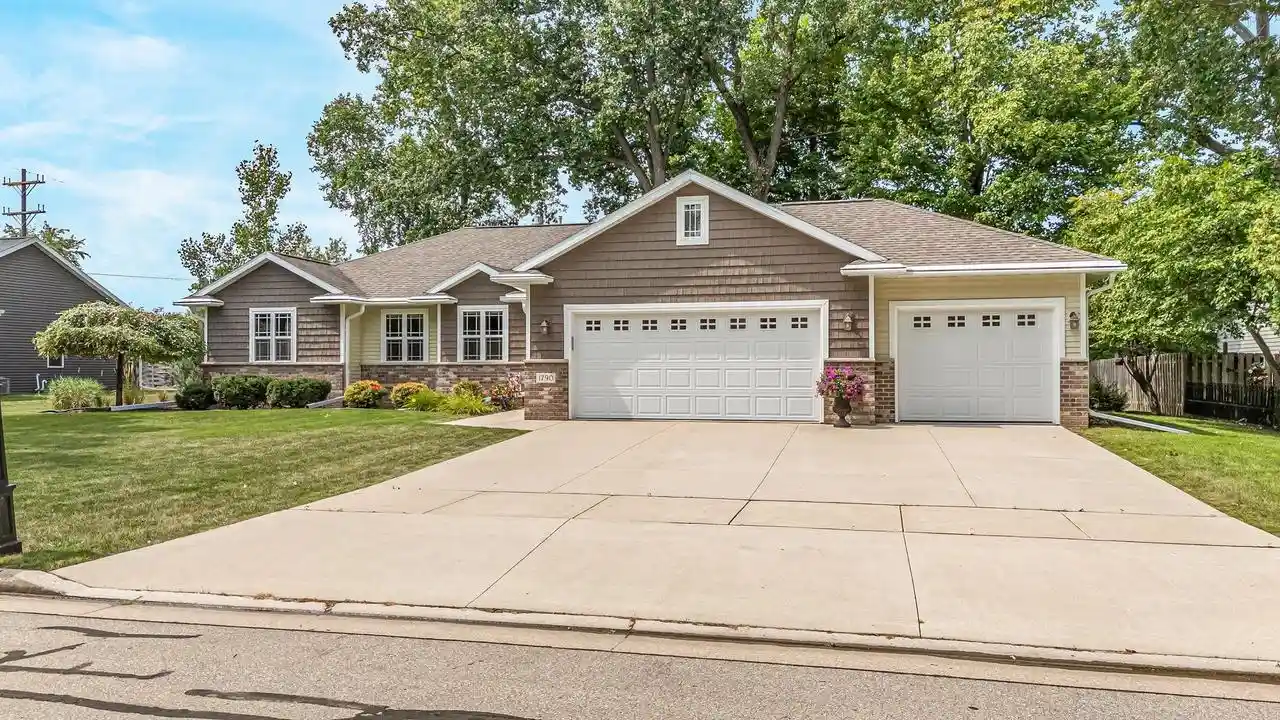 Photo 1 of Single family home for sale at 1790 Garnet Court Court, Menasha, WI 54952 | MLS# 50331109 | Listing updated on 2026-08-17