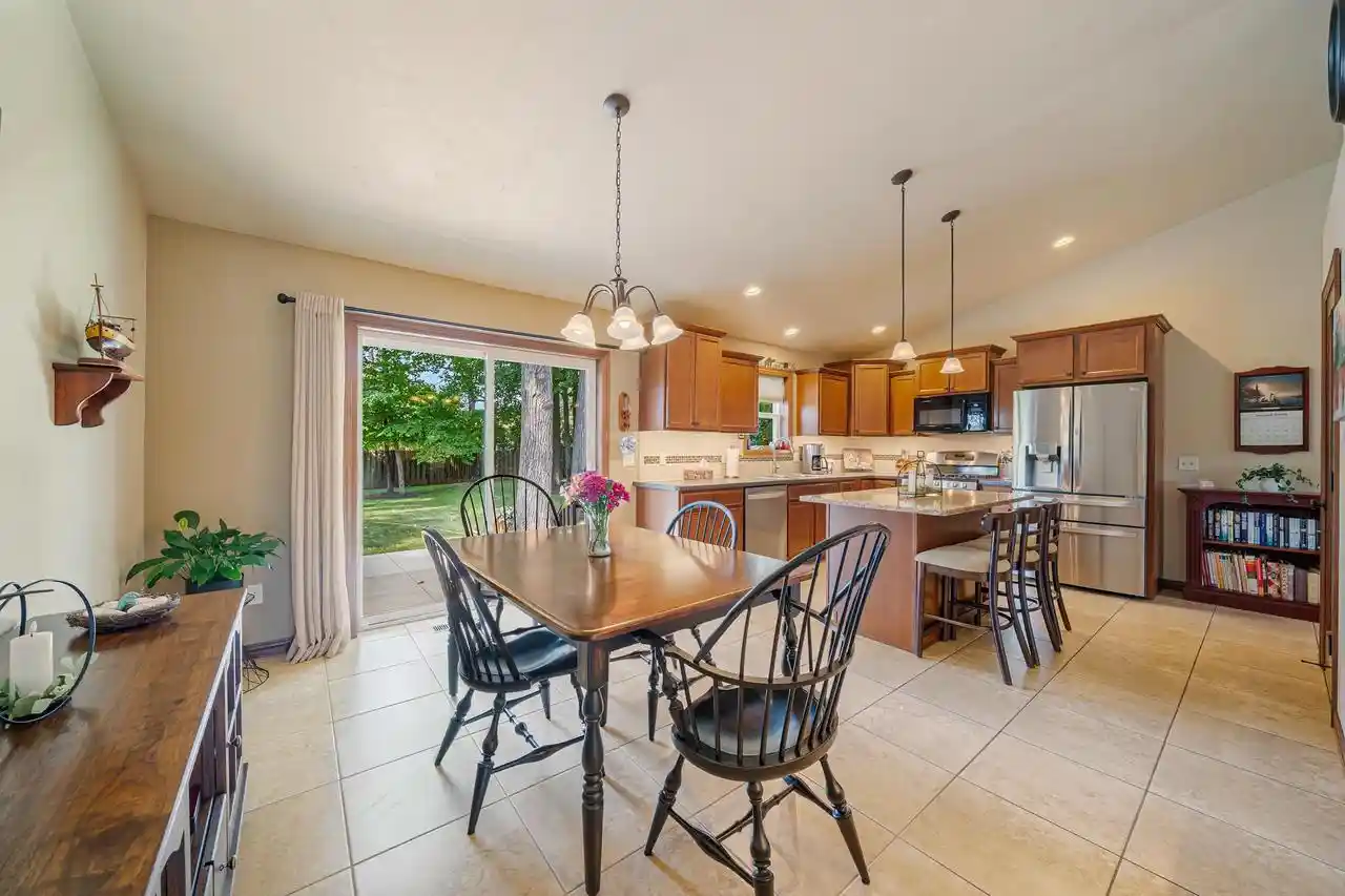 Photo 3 of Single family home for sale at 1790 Garnet Court Court, Menasha, WI 54952 | MLS# 50331109 | Listing updated on 2026-08-17