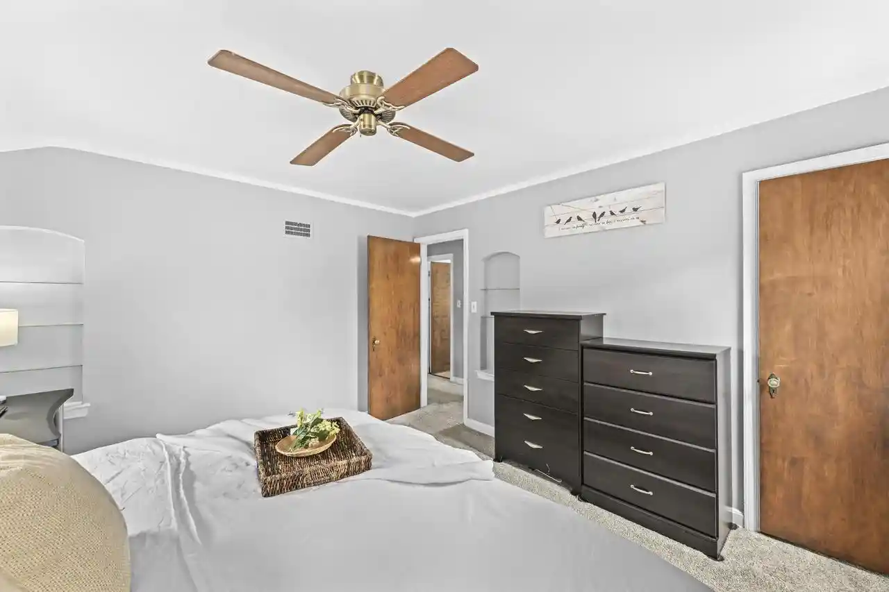 4th image of 616 N 104th St St, Wauwatosa, WI 53226