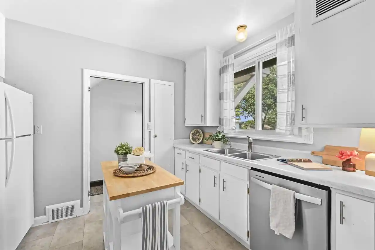 2nd image of 616 N 104th St St, Milwaukee, WI 53226