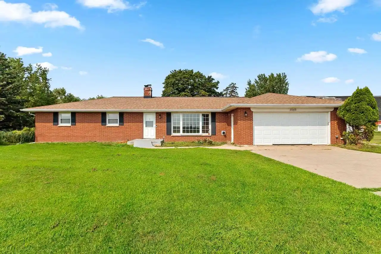 1st image of 2565 S Pine Tree Road Road, De Pere, WI 54115 | MLS# 50331112