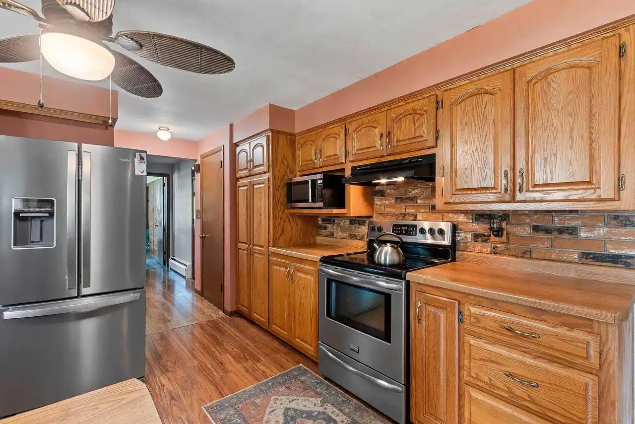 2nd image of 2565 S Pine Tree Road Road, De Pere, WI 54115 | MLS# 50331112