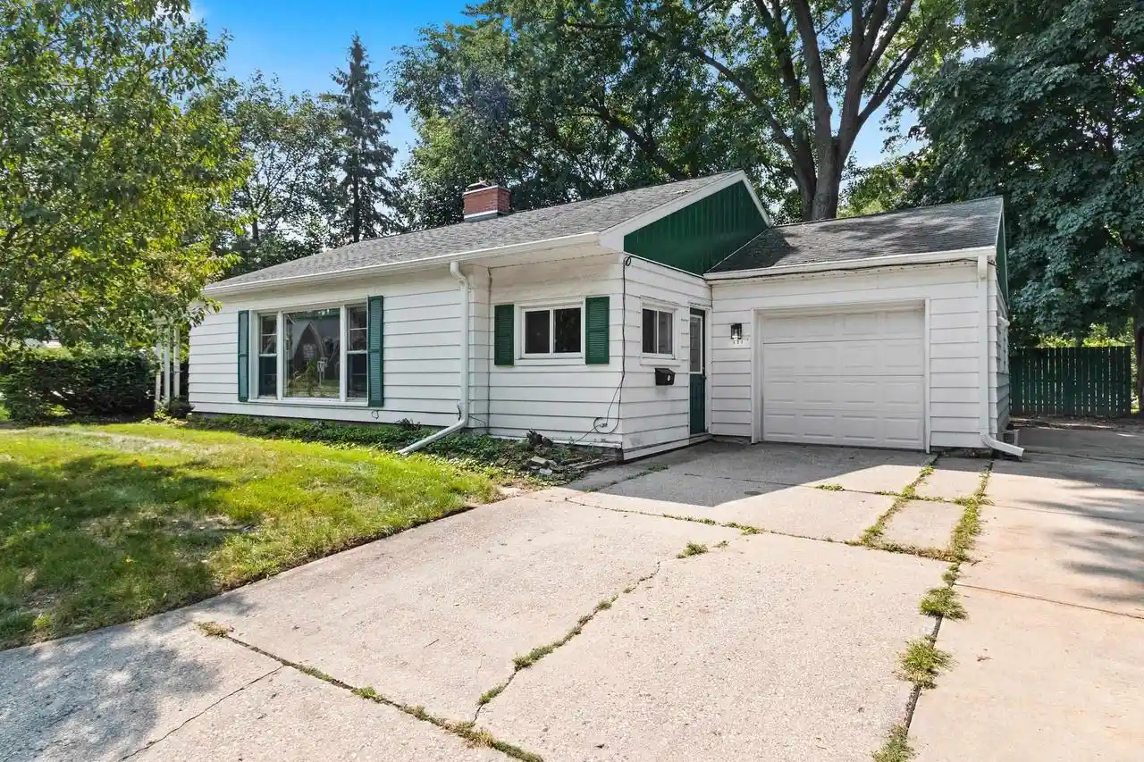 1st image of 101 W Whitney Street Street, Green Bay, WI 54301 | MLS# 50331101