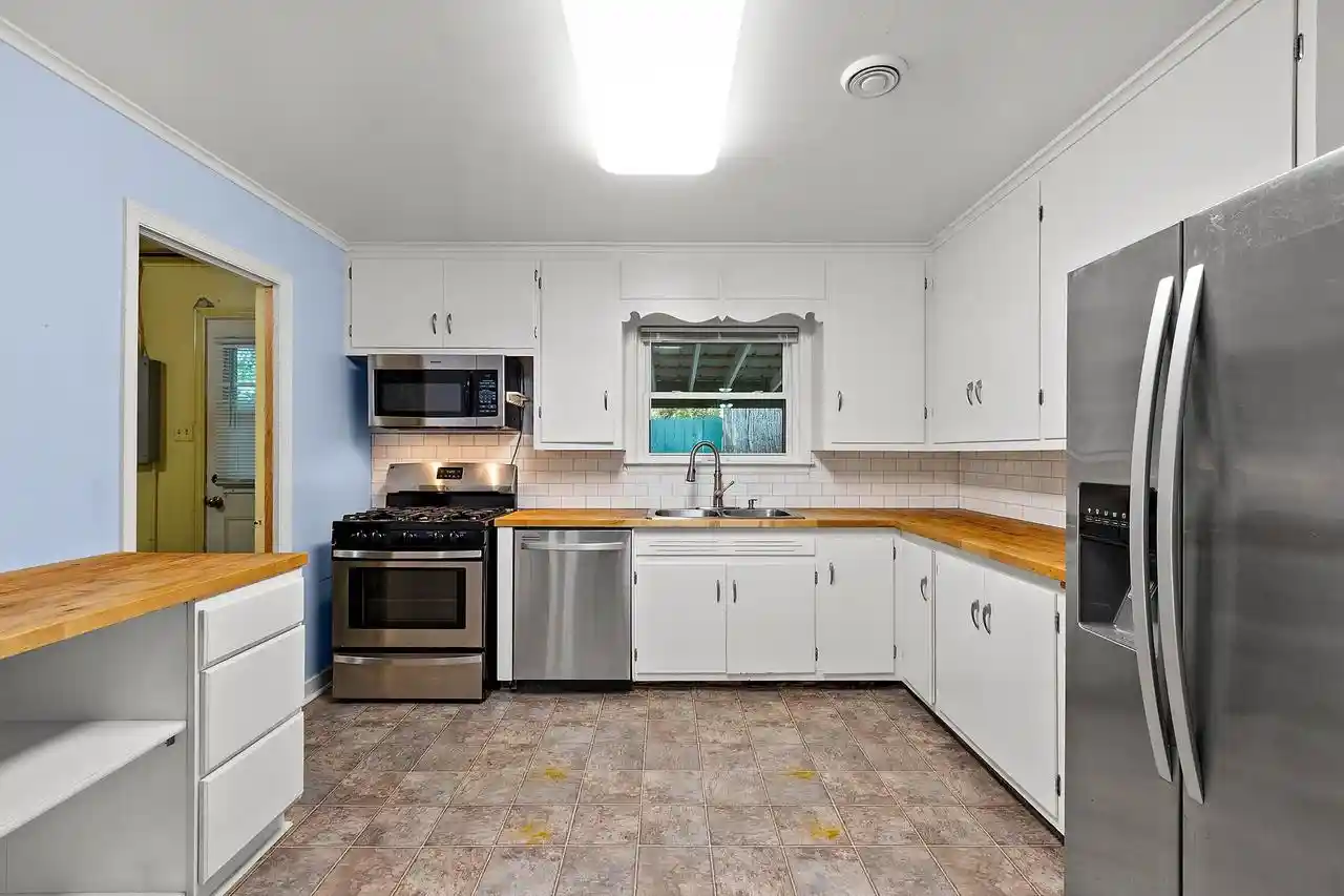 2nd image of 101 W Whitney Street Street, Green Bay, WI 54301 | MLS# 50331101