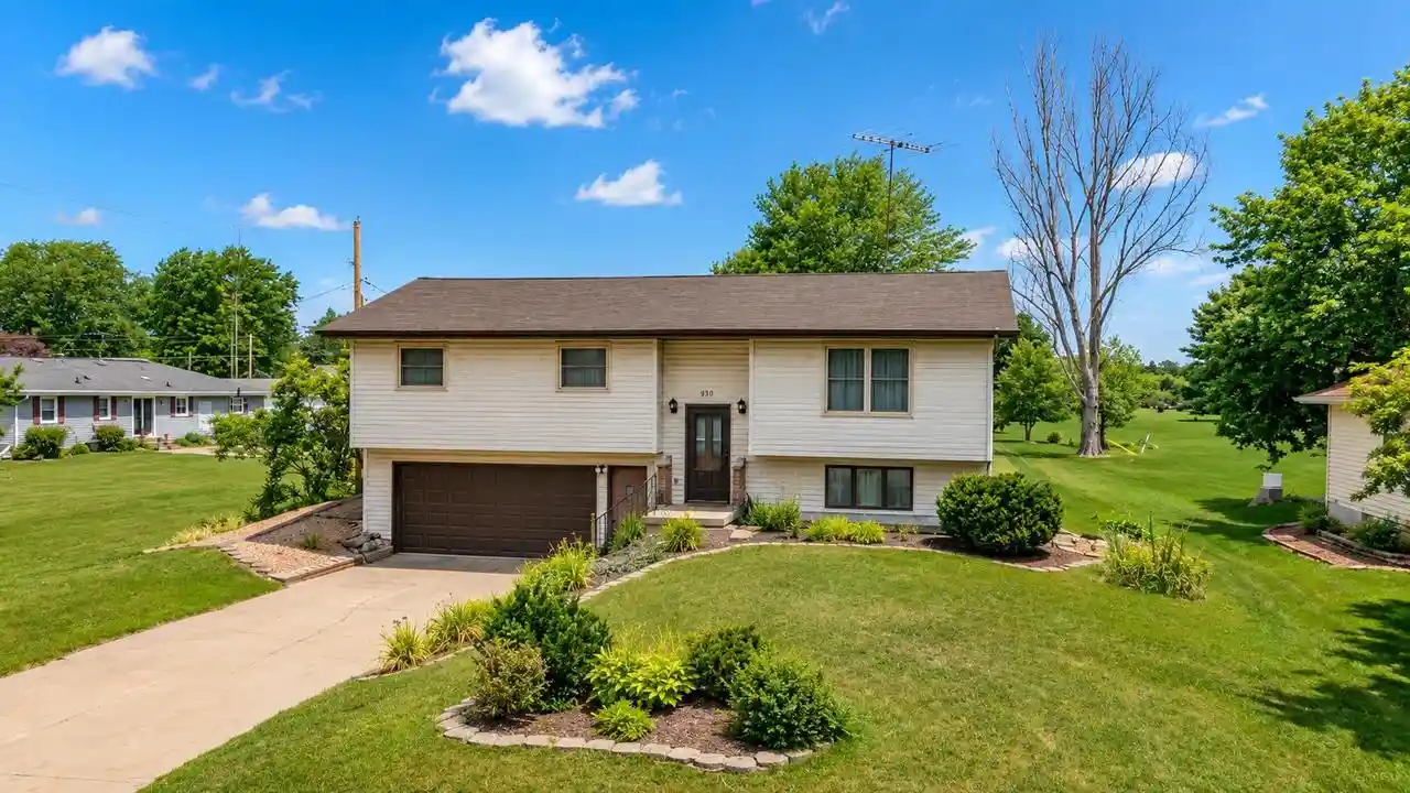 1st image of 353 E Cumberland Street Street, Berlin, WI 54923 | MLS# 50331102