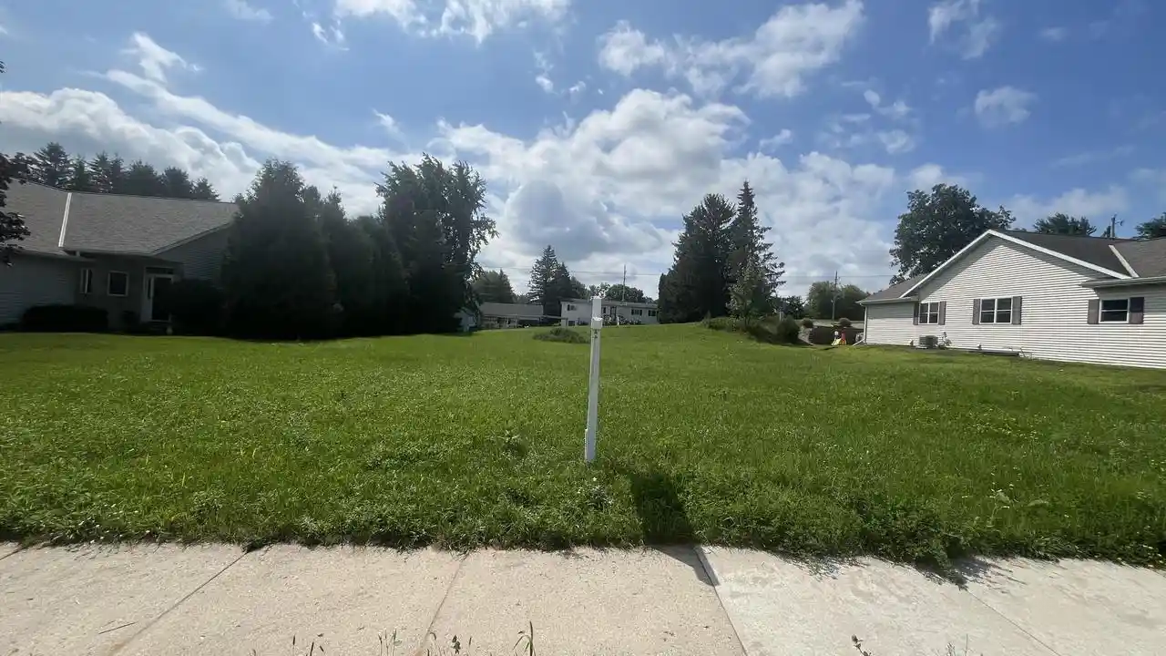 6th image of 2013 Daisy Dr Dr #Lt40, West Bend, WI 53090 | MLS# 1976489
