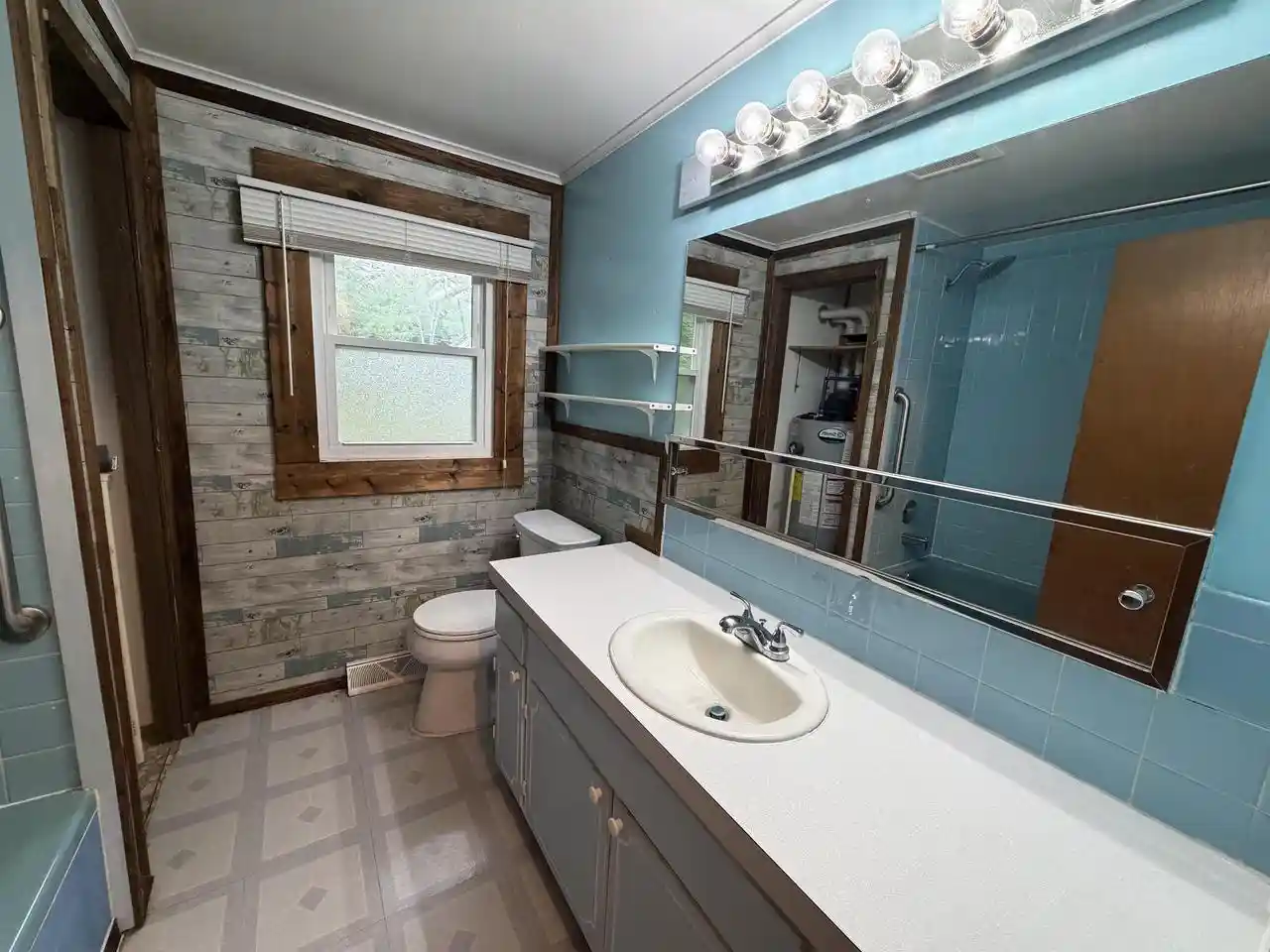 Photo 3 of Single family home for sale at N6005 Lake Dr Dr, Shawano, WI 54166 | MLS# 50331121 | Listing updated on 2026-08-17