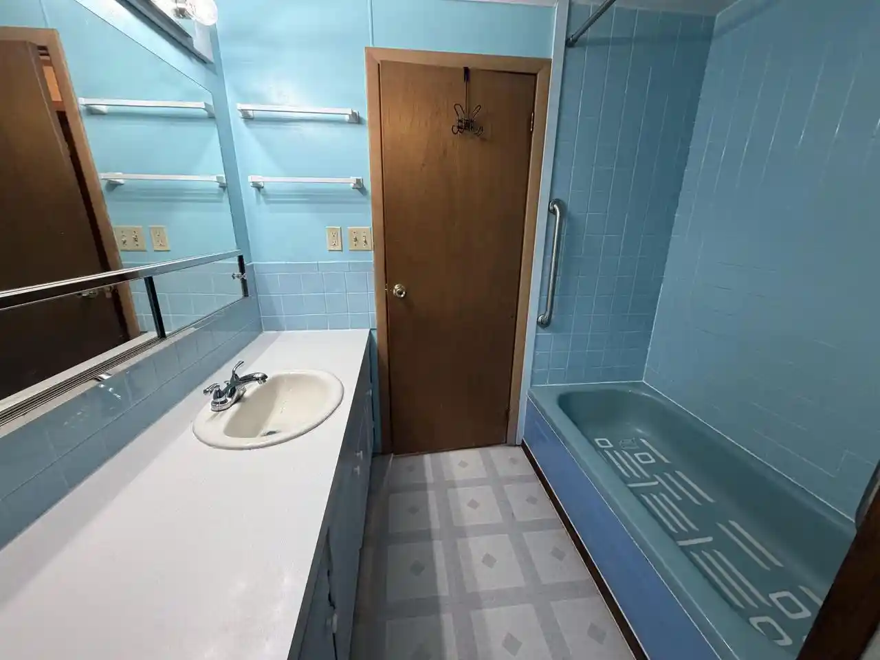 Photo 3 of Single family home for sale at N6005 Lake Dr Dr, Shawano, WI 54166 | MLS# 50331121 | Listing updated on 2026-08-17