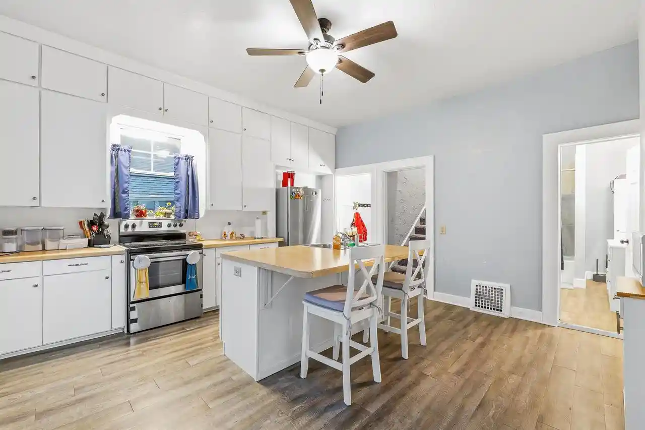 Photo 3 of Single family home for sale at 4 Prospect Avenue Avenue, Oshkosh, WI 54901 | MLS# 50331120 | Listing updated on 2026-10-08