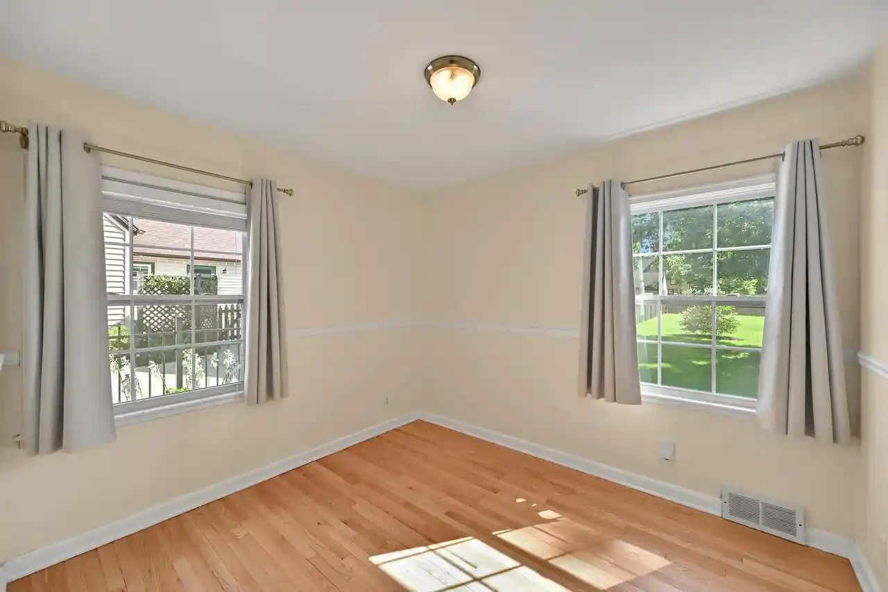 3rd image of W62N352 Hanover Avenue Avenue, Cedarburg, WI 53012 | MLS# 1976491