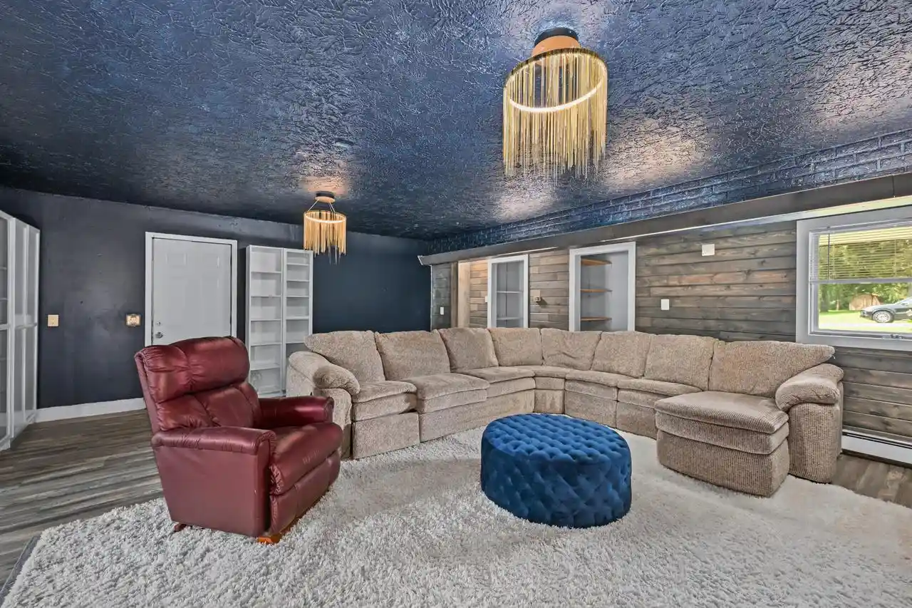 4th image of N113W13099 Crestview Dr Dr, Germantown, WI 53022 | MLS# 1976493