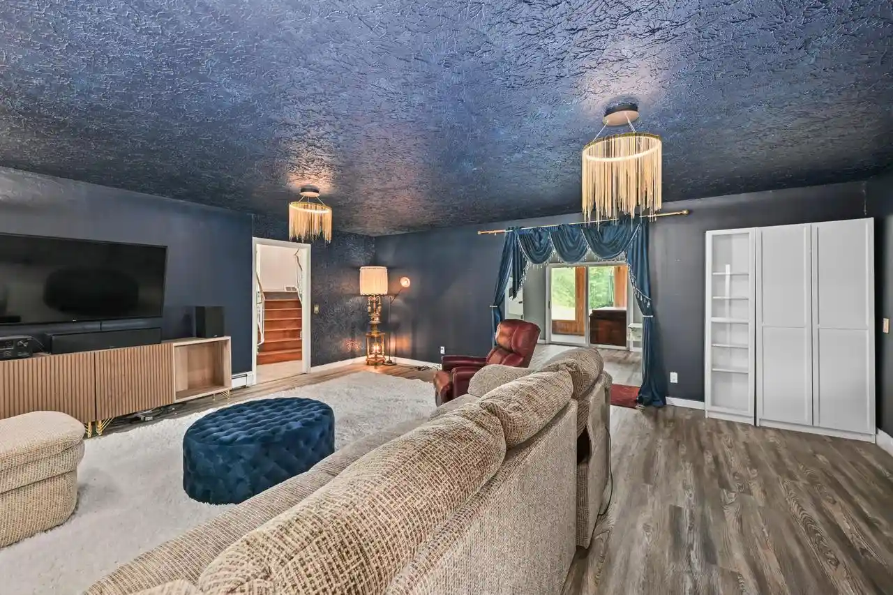 5th image of N113W13099 Crestview Dr Dr, Germantown, WI 53022 | MLS# 1976493