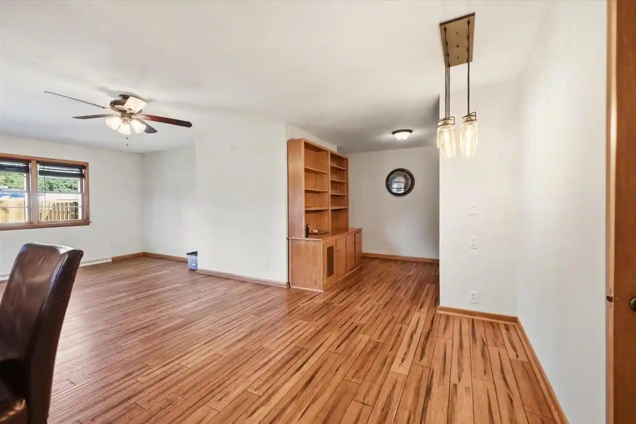Photo 4 of Single family home for sale at 1000 Brewster Avenue Avenue, Beloit, WI 53511 | MLS# 1976498 | Listing updated on 2026-09-30