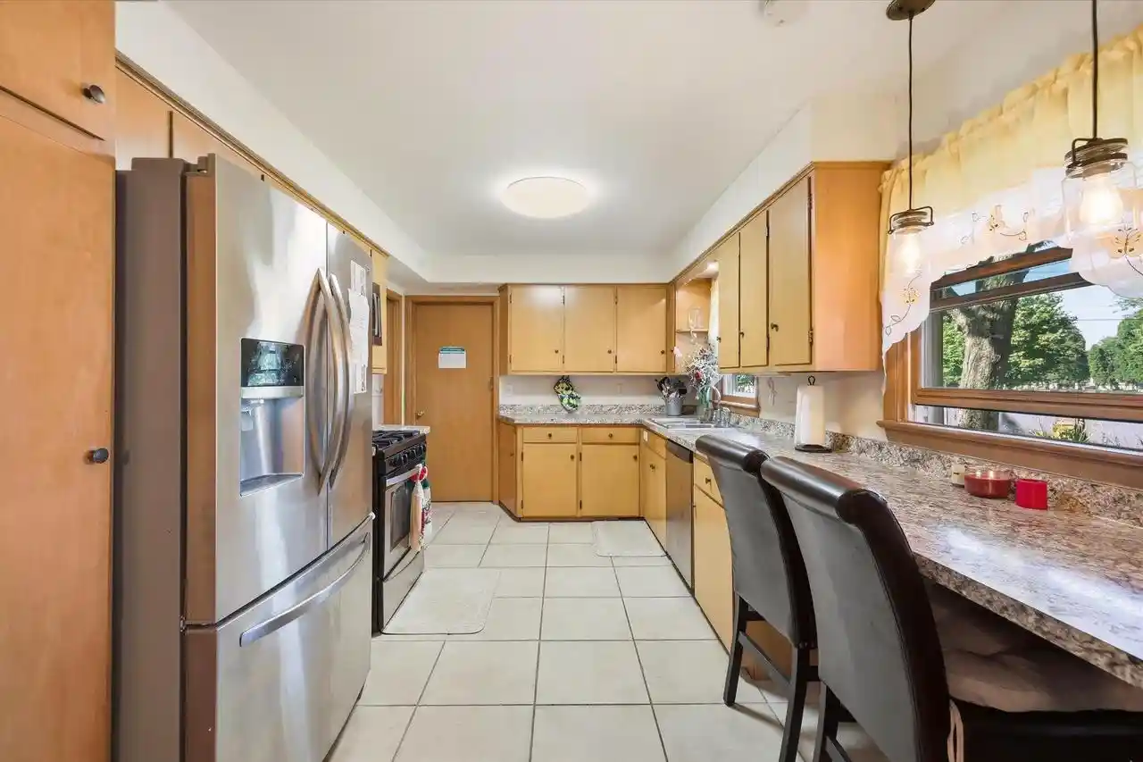 37th image of 1000 Brewster Avenue Avenue, Beloit, WI 53511 | MLS# 1976498