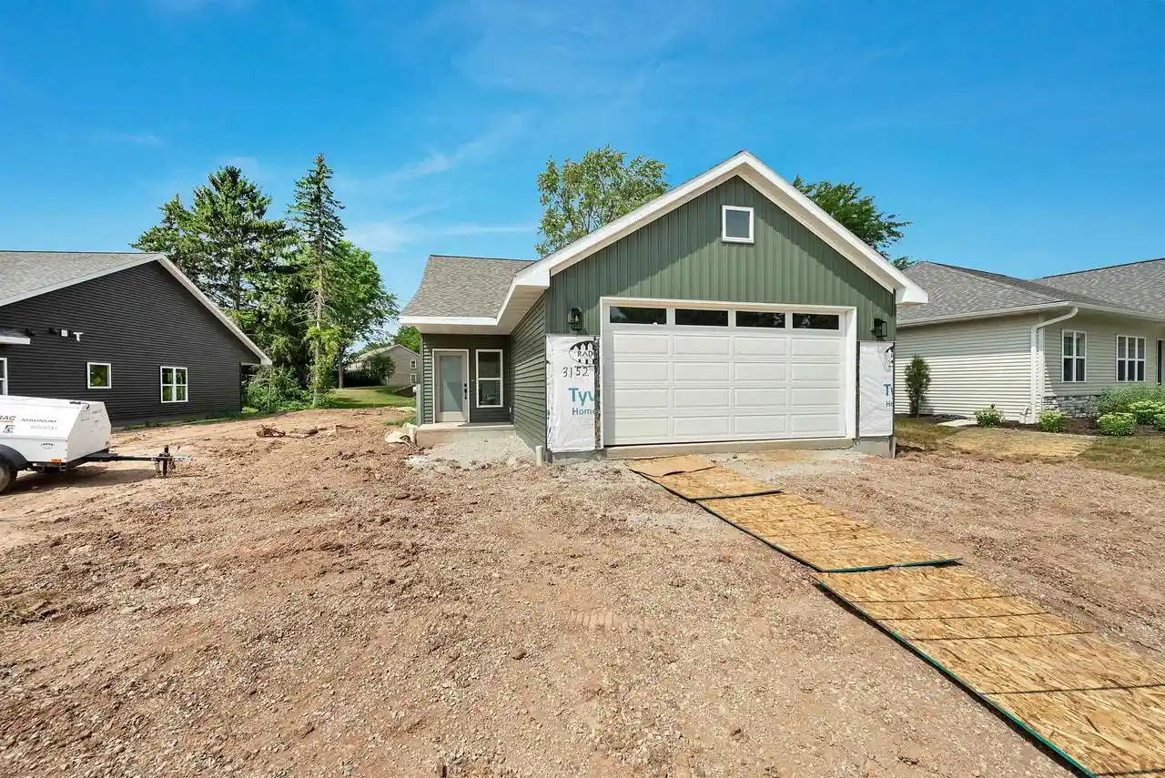 1st image of 3152 East River Dr Dr, Green Bay, WI 54301 | MLS# 50331127