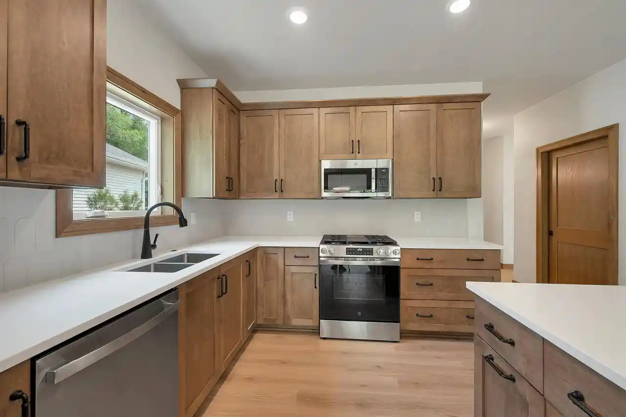 2nd image of 3152 East River Dr Dr, Green Bay, WI 54301 | MLS# 50331127