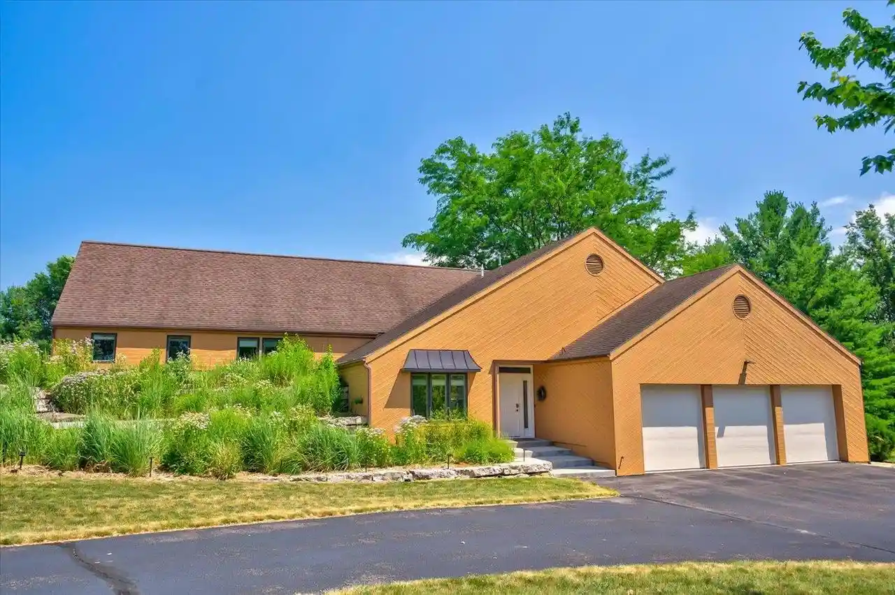 Photo 1 of Single family home for sale at 2532 Bigler Cir, Verona, WI 53593 | MLS# 2030663 | Listing updated on 2026-09-10
