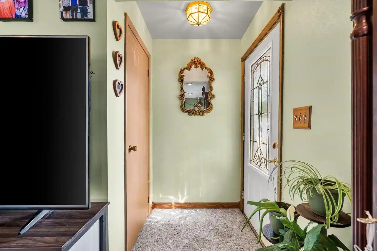 Photo 4 of Single family home for sale at 352 S James Street Street, Kimberly, WI 54136 | MLS# 50331128 | Listing updated on 2026-08-19