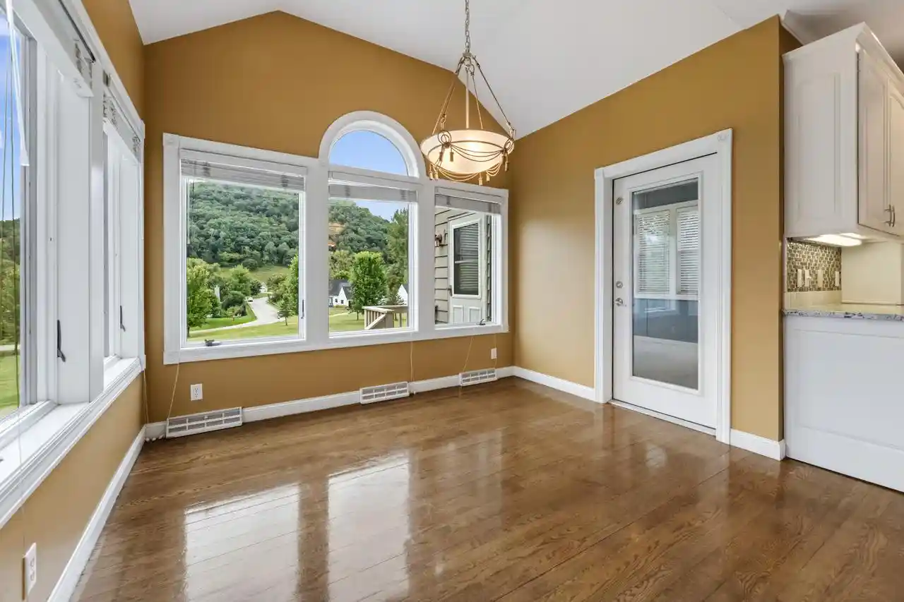 Photo 4 of Single family home for sale at 801 Spring Brook Dr Dr, Winona, MN 55987 | MLS# 1976516 | Listing updated on 2026-10-13