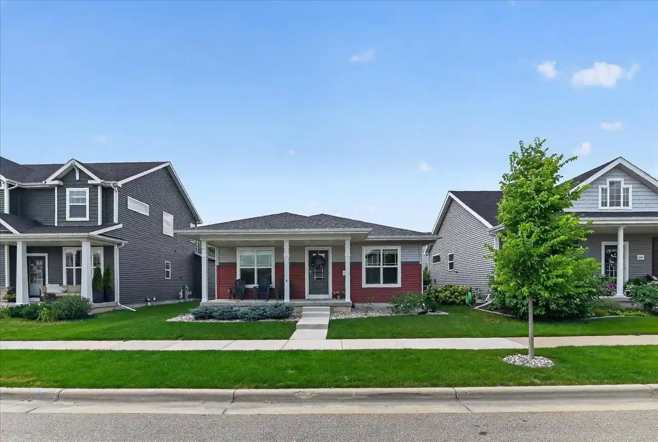 Photo 4 of Single family home for sale at 1264 Crane Meadow Way Way, Sun Prairie, WI 53590 | MLS# 2030672 | Listing updated on 2026-09-14