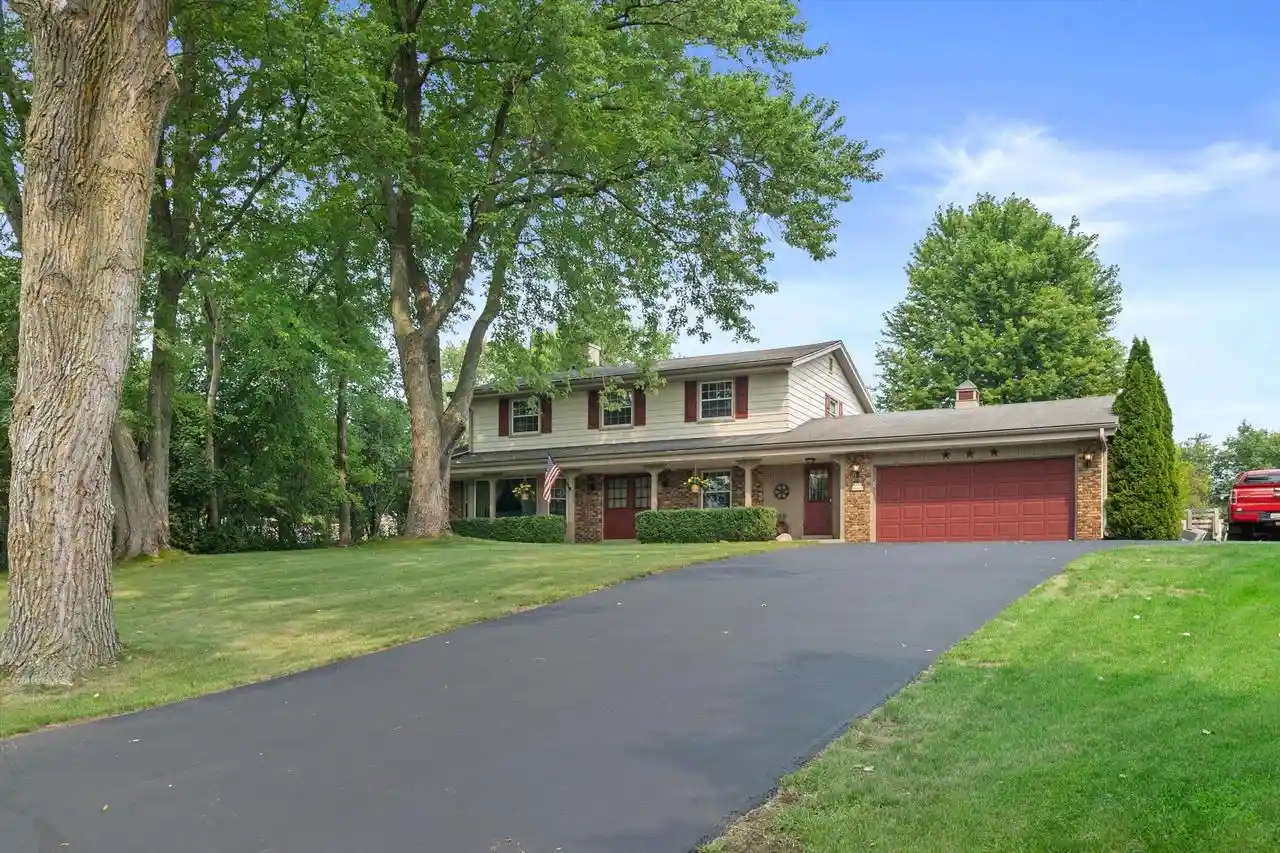1st image of W227s4508 Patricia Lane Lane, Waukesha, WI 53189 | MLS# 1976525