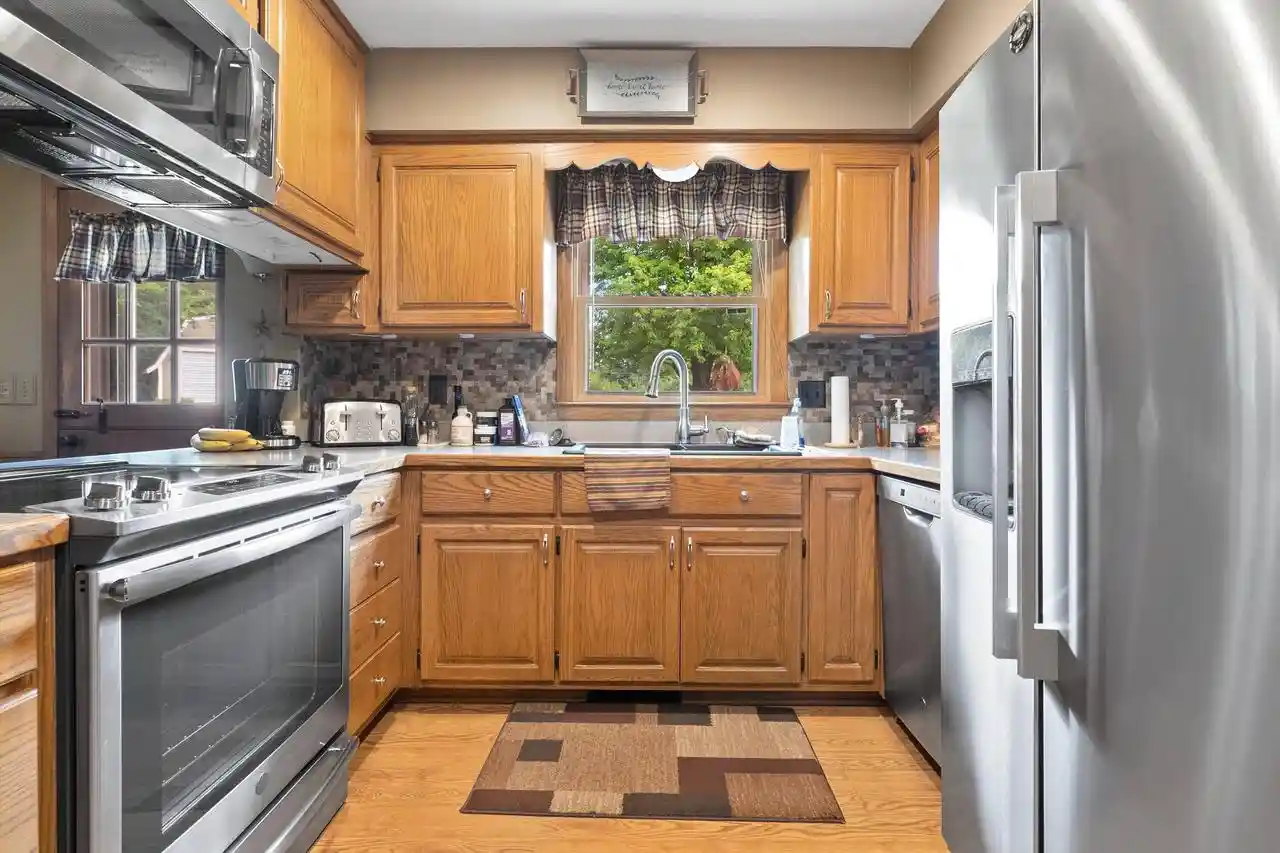 3rd image of W227S4508 Patricia Lane Lane, Waukesha, WI 53189 | MLS# 1976525