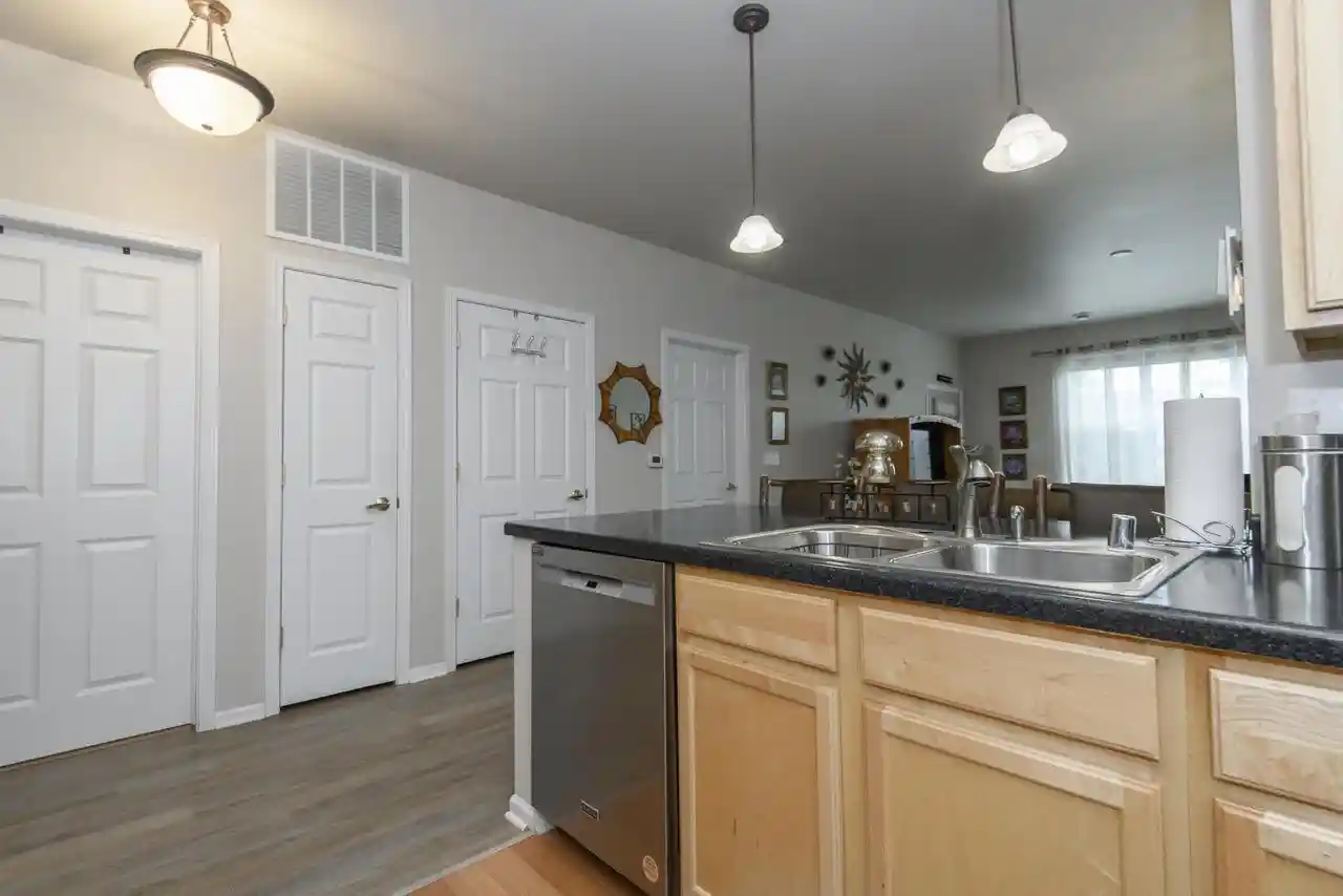 4th image of W129n6811 Northfield Dr Dr, Menomonee Falls, WI 53051
