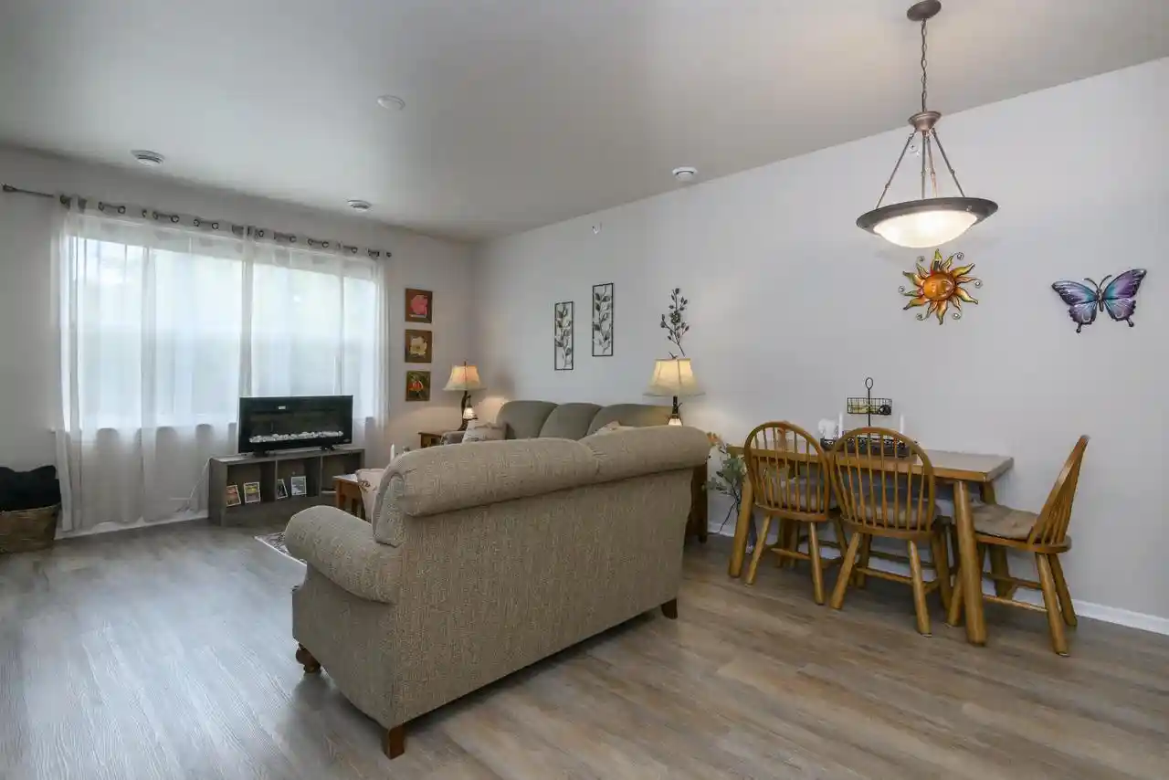 5th image of W129n6811 Northfield Dr Dr, Menomonee Falls, WI 53051