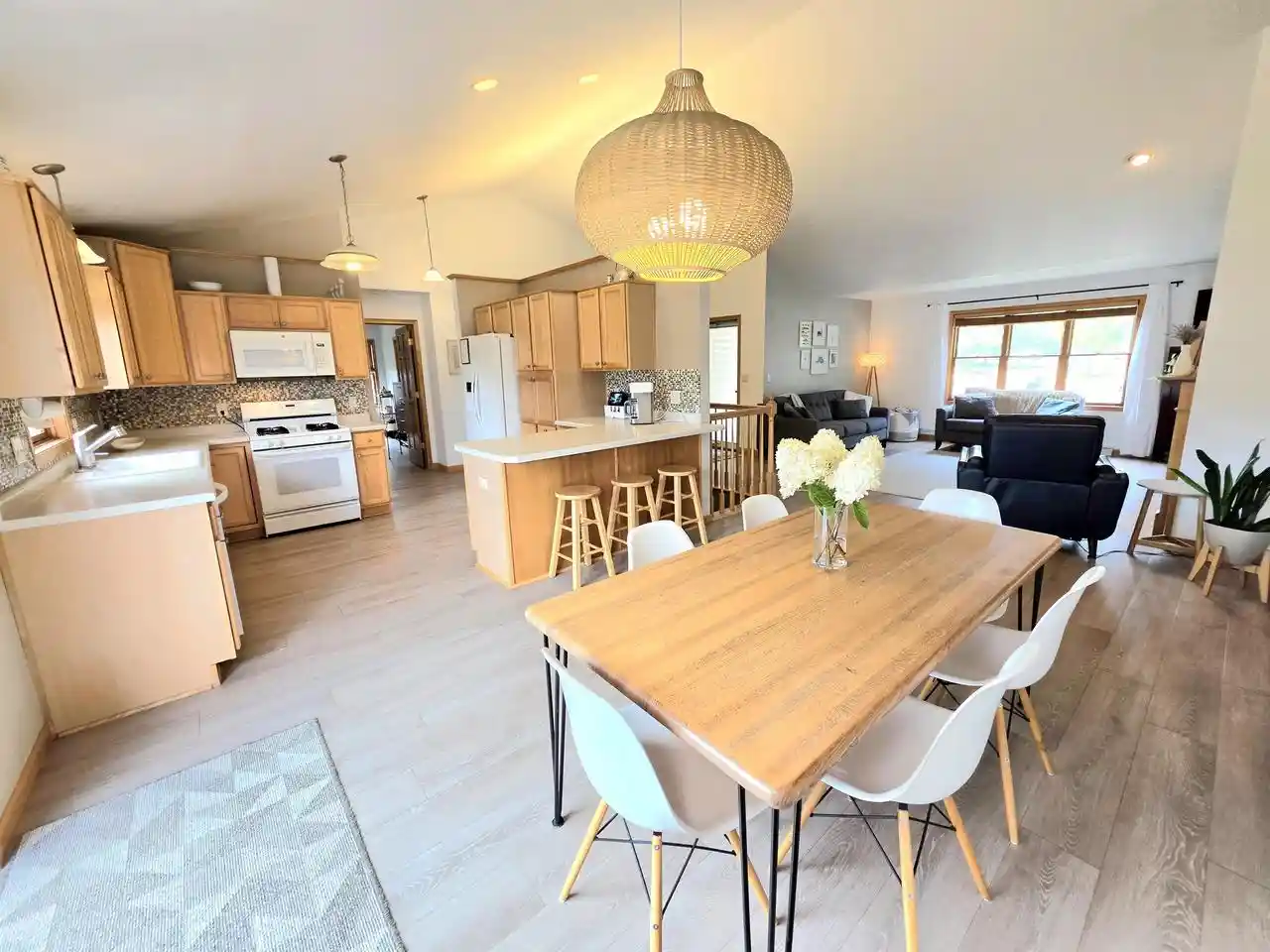 Photo 4 of Single family home for sale at 3226 E Greenleaf Dr Dr, Appleton, WI 54913 | MLS# 50331143 | Listing updated on 2026-08-23