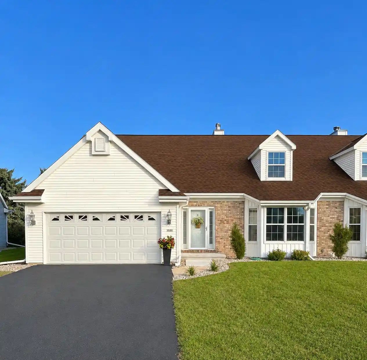1st image of 2591 Village Lane Lane, Oshkosh, WI 54904 | MLS# 50331141
