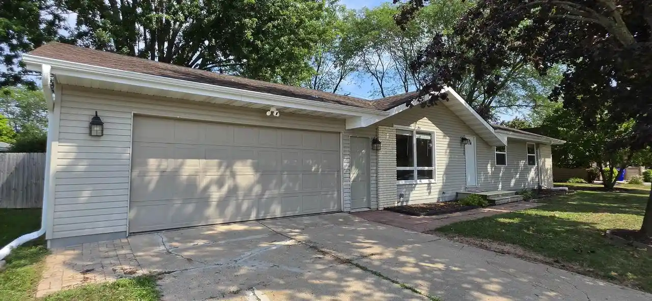 Photo 1 of Single family home for sale at 2208 N Linwood Avenue Avenue, Appleton, WI 54914 | MLS# 50331118 | Listing updated on 2026-09-14