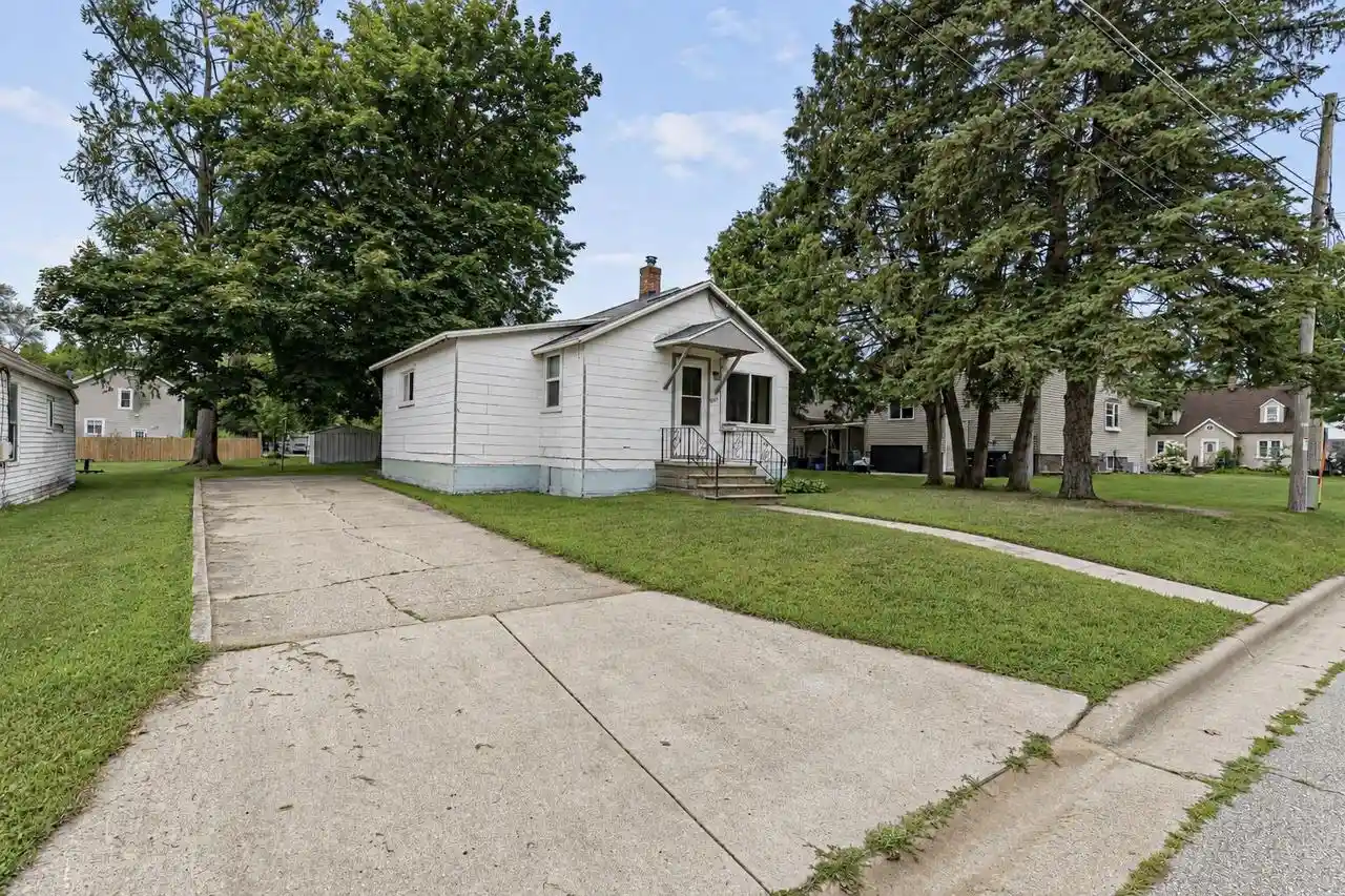 Photo 3 of Single family home for sale at 610 E Schurz Street Street, Shawano, WI 54166 | MLS# 50331148 | Listing updated on 2026-09-21