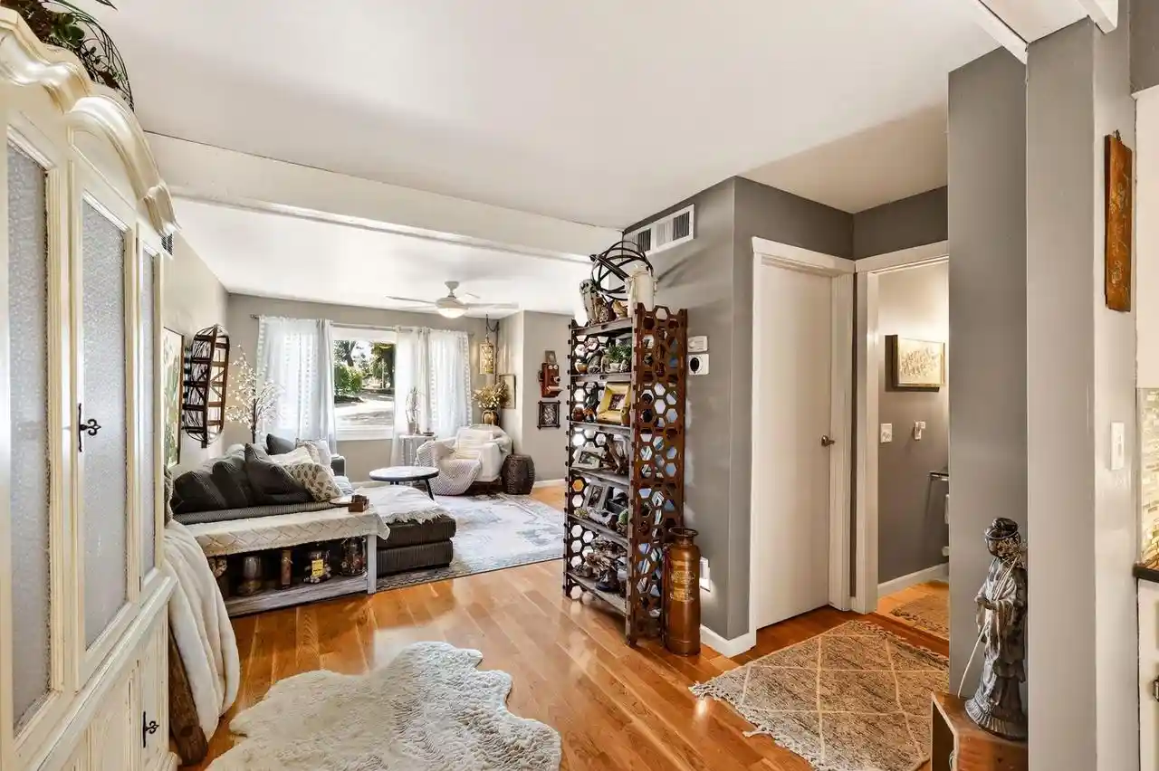 5th image of 242 Grand Canyon Dr Dr, Madison, WI 53705 | MLS# 2030697