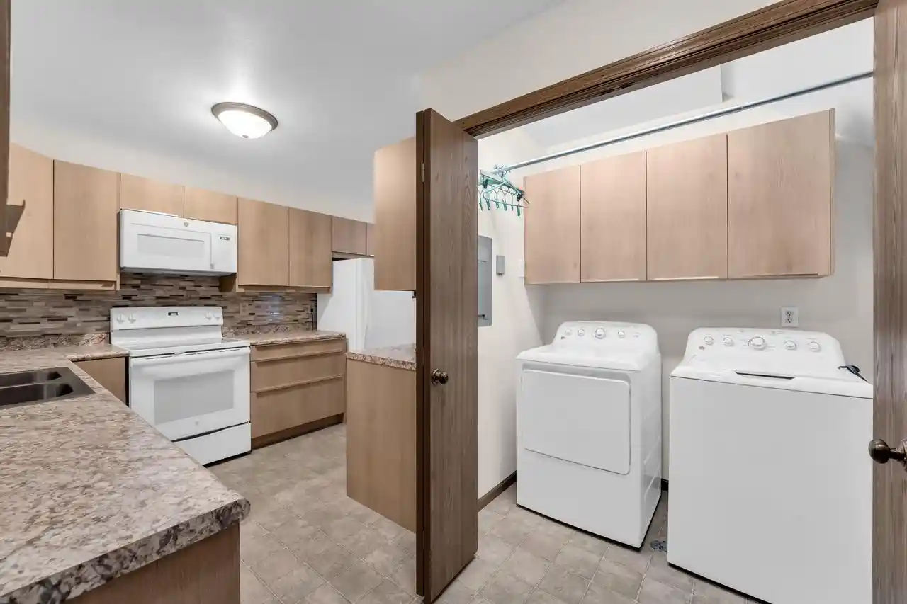 4th image of 1255 N Sunnyslope Dr Dr #104, Mount Pleasant, WI 53406 | MLS# 1976534