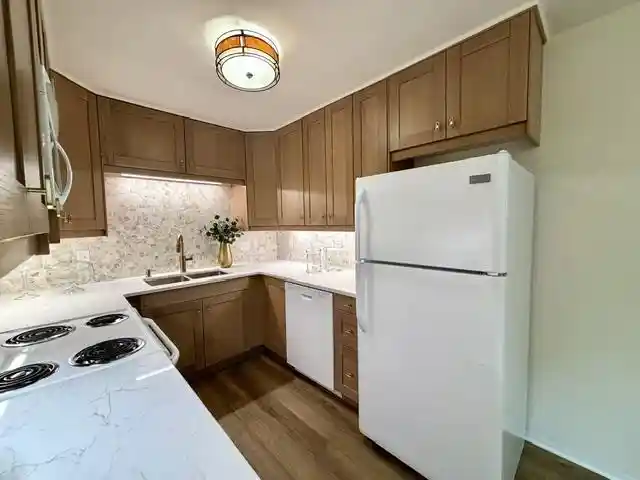 Listing Photo 4 - Condo for sale in building located at 118 Glenview Ct Ct, Janesville, WI 53548 - Unit #2