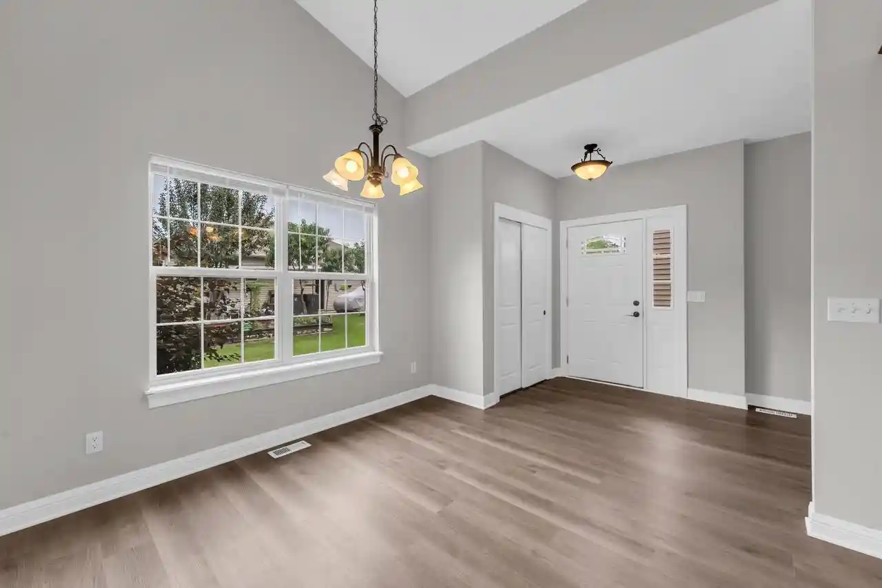 2nd image of 916 Langdon Ct Ct, Racine, WI 53406
