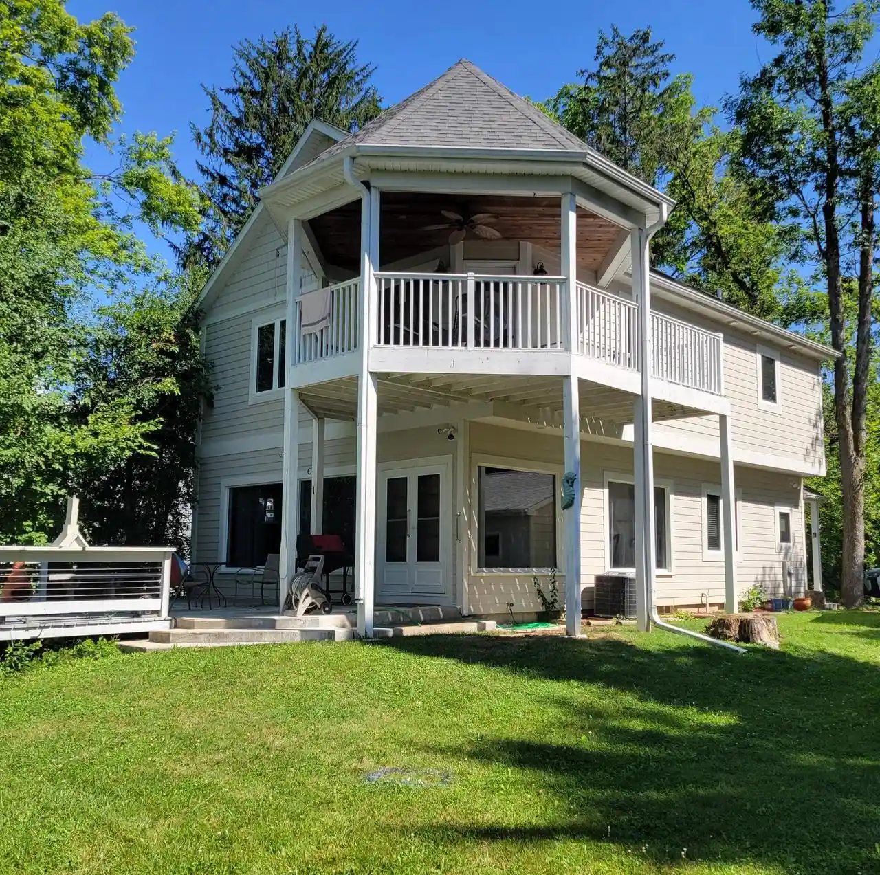 1st image of 12659 N East Shoreland Dr Dr, Mequon, WI 53092 | MLS# 1976552