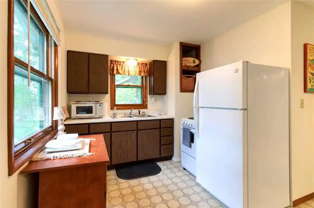 4th image of 14255 W Court Oreilles Lake Dr Dr, Hayward, WI 54843 | MLS# 1604251