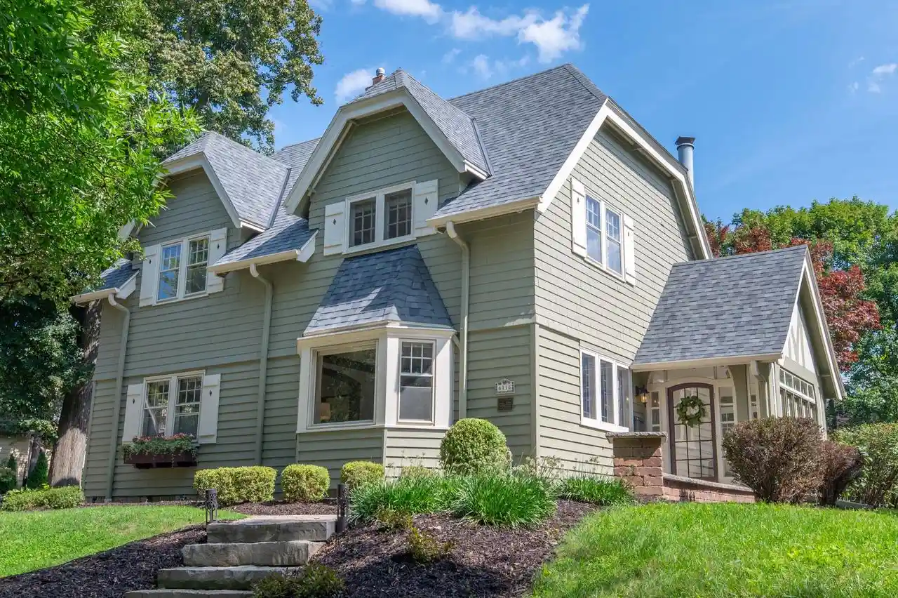 Photo 1 of Sale Pending at 6116 Washington Circle Circle, Milwaukee, WI 53213 | MLS# 1976563 | Listing updated on 2026-09-14