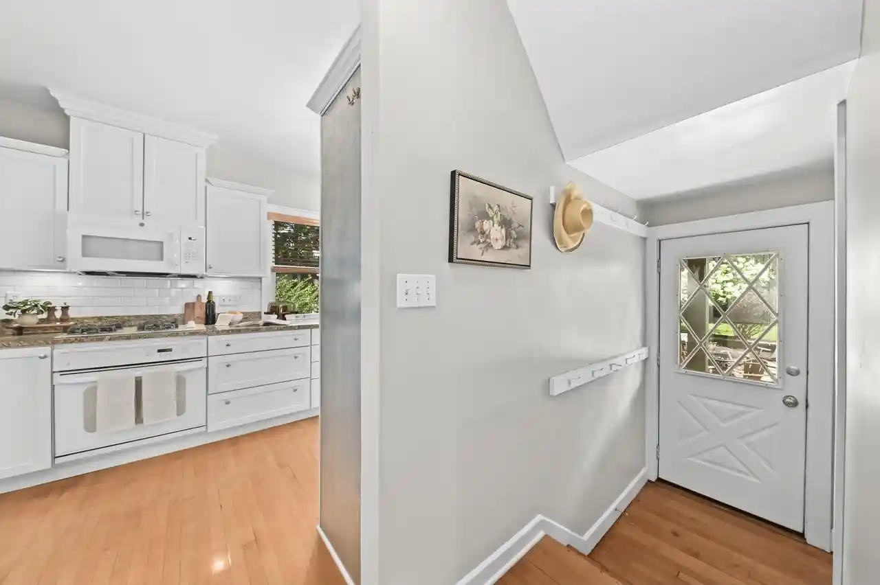 Photo 4 of Sale Pending at 6116 Washington Circle Circle, Milwaukee, WI 53213 | MLS# 1976563 | Listing updated on 2026-09-14