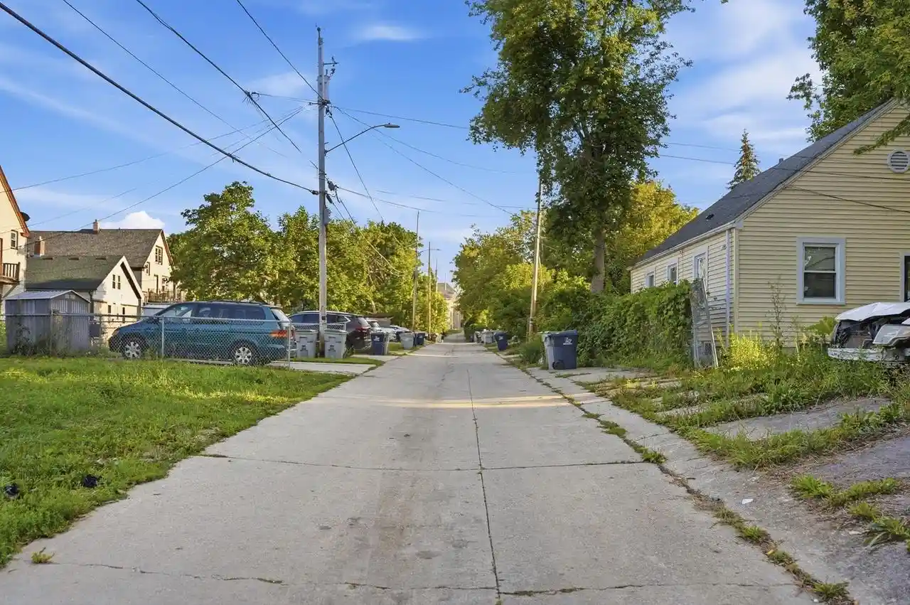 2nd image of 3414 N Vel R Phillips Ave Ave, Milwaukee, WI 53212