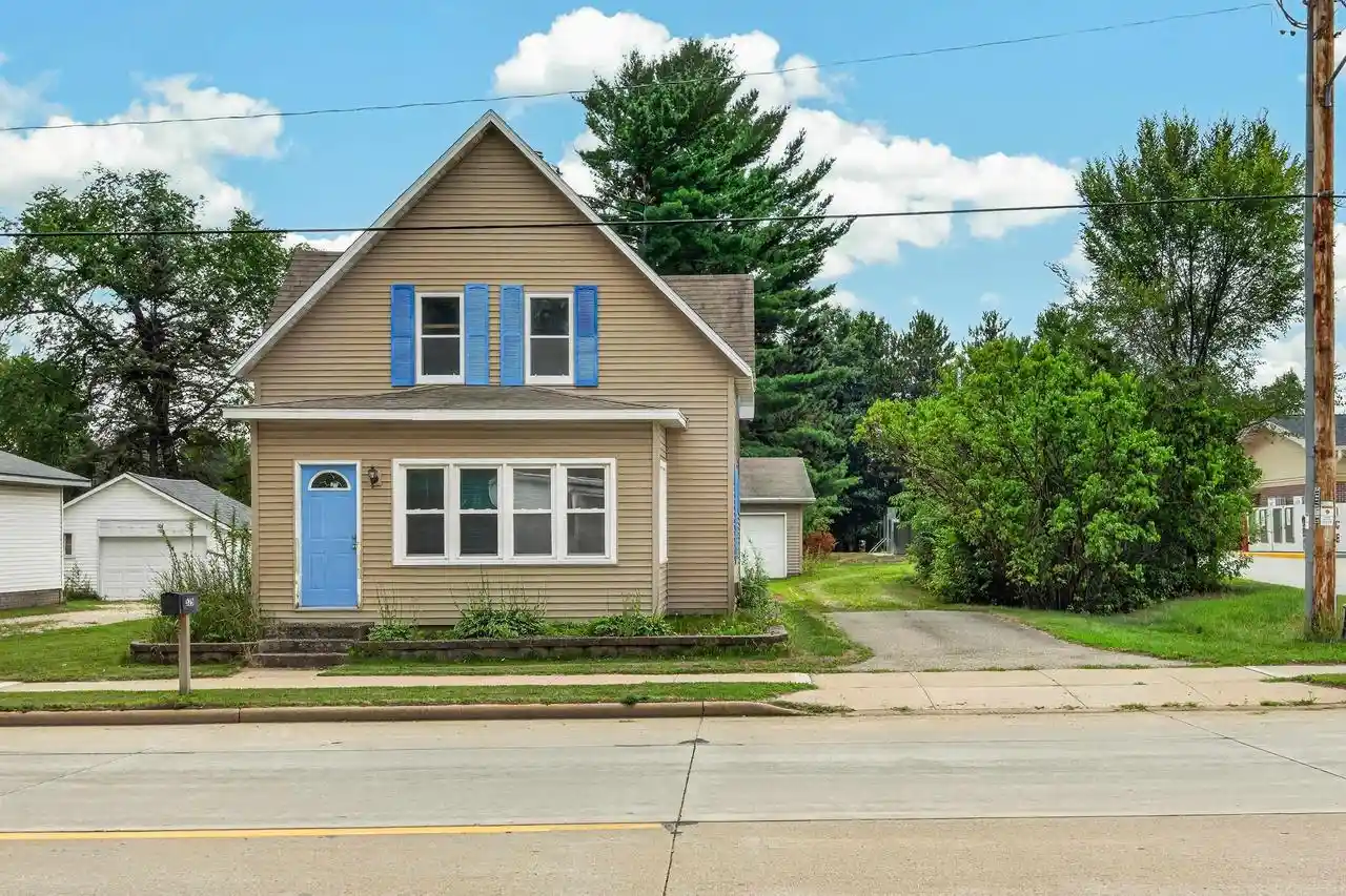 1st image of 525 W Bannerman Avenue Avenue, Redgranite, WI 54970 | MLS# 2030722