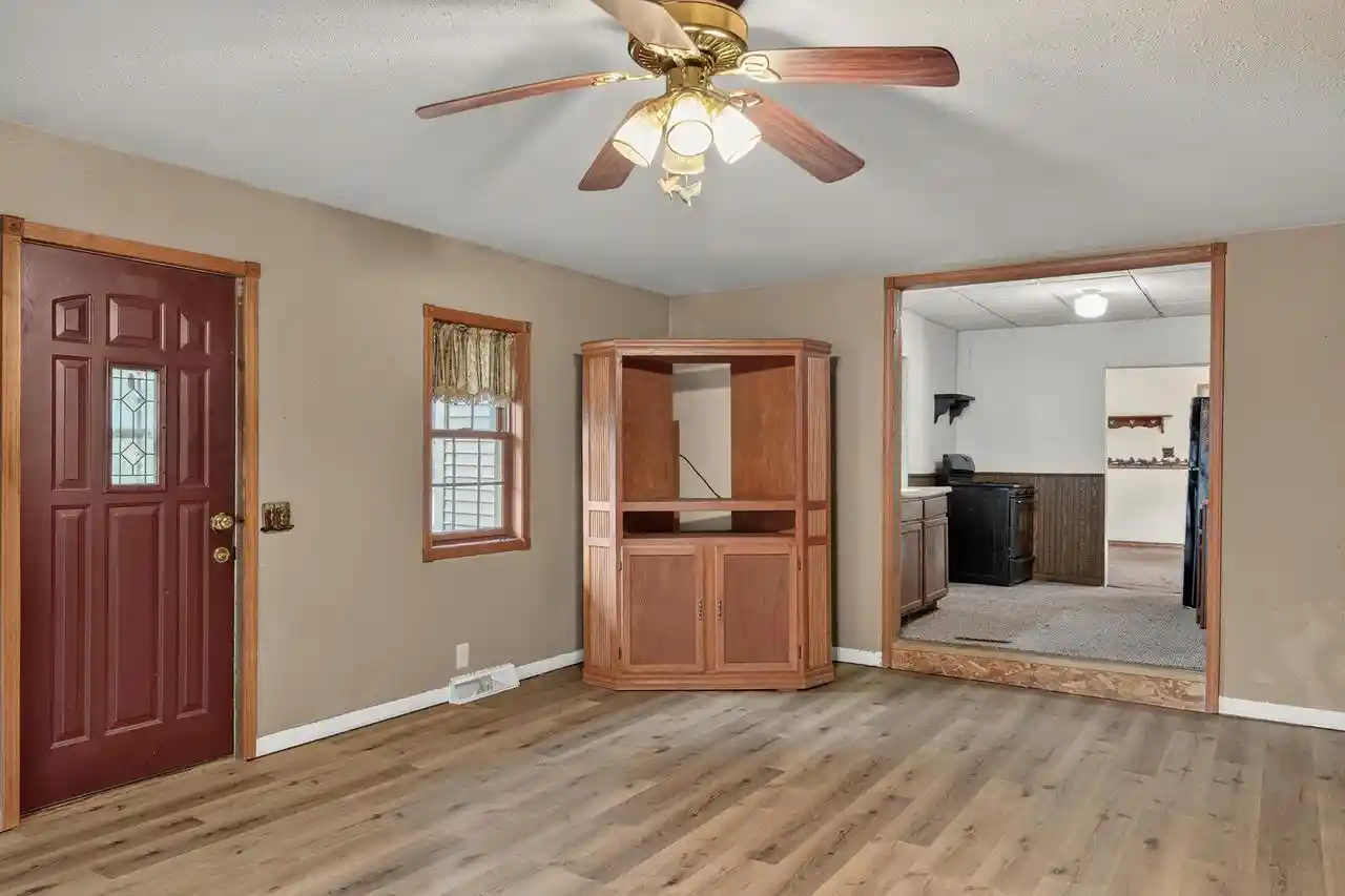 3rd image of 525 W Bannerman Avenue Avenue, Redgranite, WI 54970 | MLS# 2030722