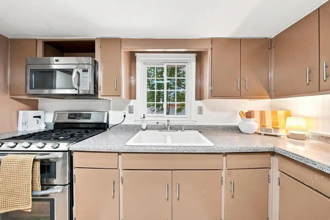 Photo 3 of Single family home for sale at 6001 S Lake Dr Dr, Cudahy, WI 53110 | MLS# 1976579 | Listing updated on 2026-09-01